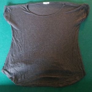 Grey t shirt